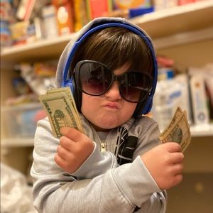 Meet your Posher, Adam